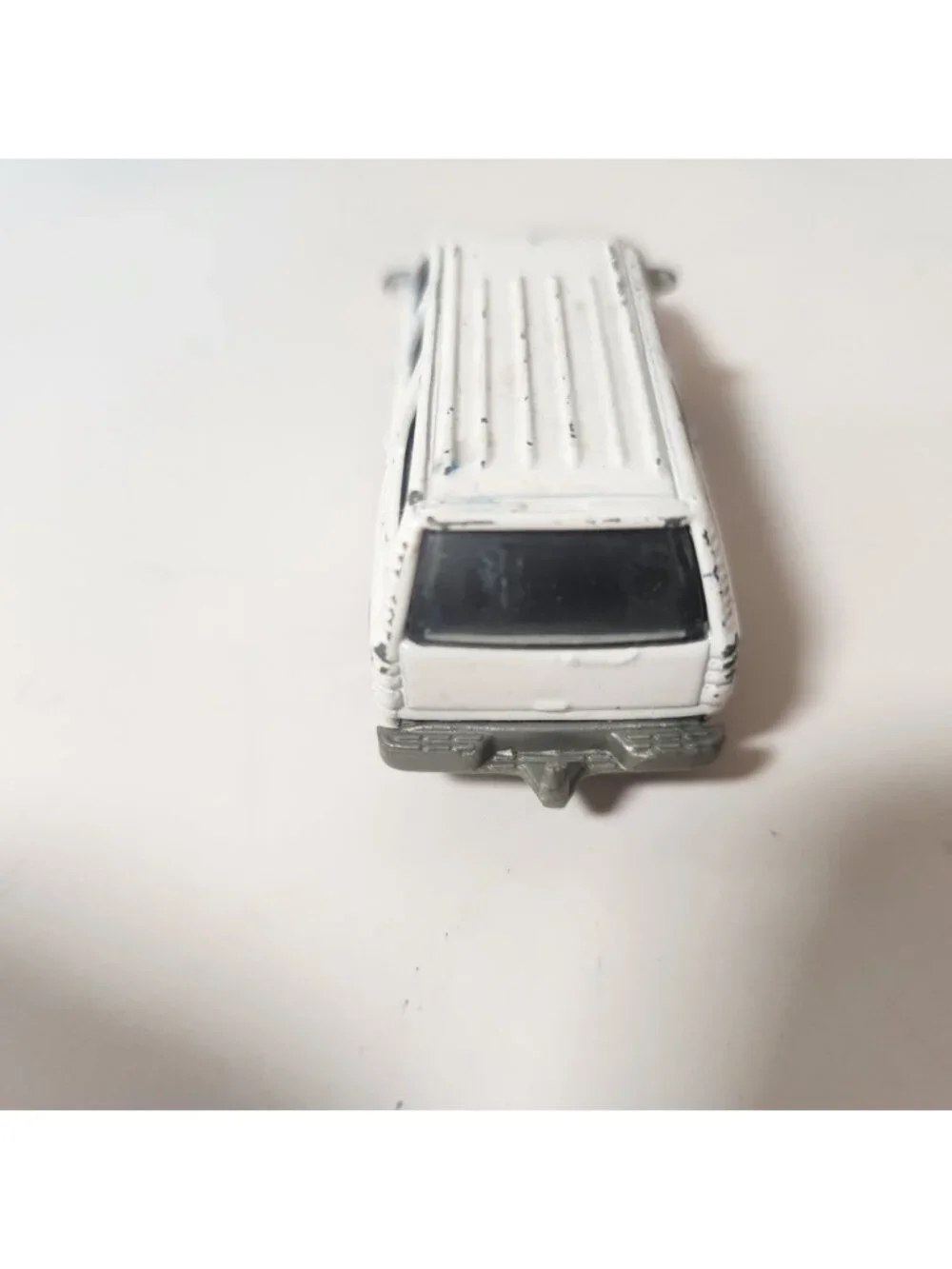 Matchbox 1999 Chevrolet‎ Suburban NYPD Police White Diecast Car 1:75